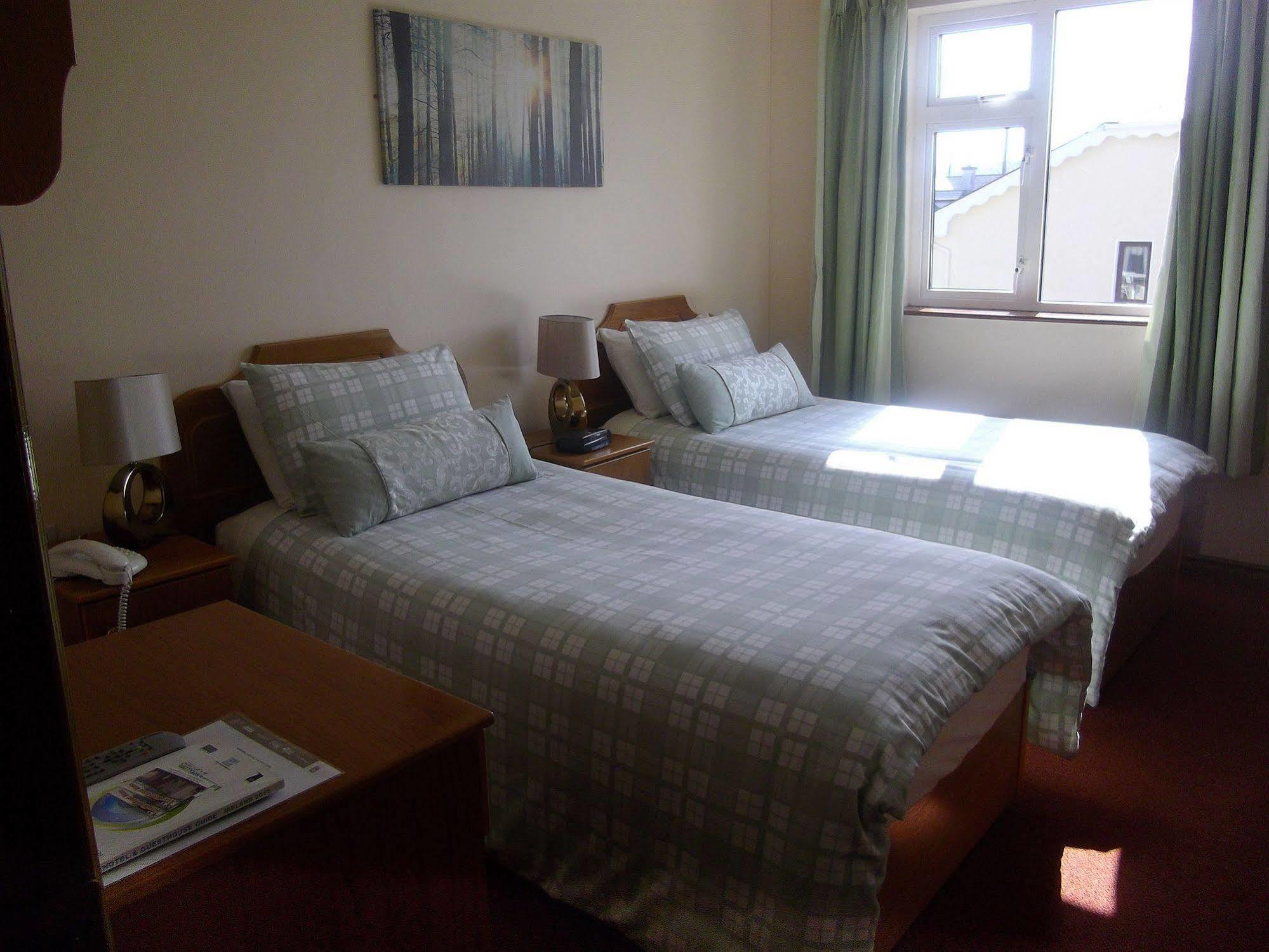 Quay West Ireland Bed and Breakfast Westport Esterno foto