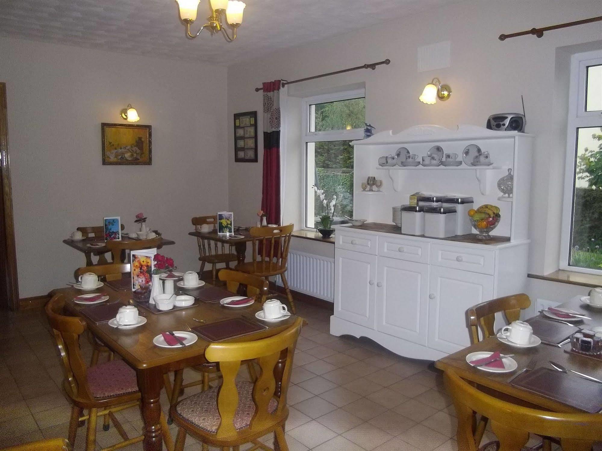 Quay West Ireland Bed and Breakfast Westport Esterno foto